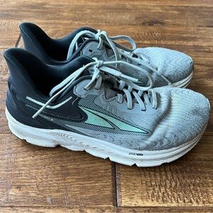 Altra Gray Running Shoes with Mint Accent